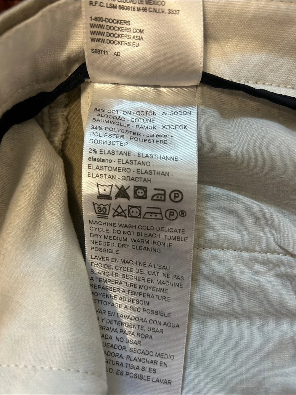 Dockers Men's Classic Straight Fit Khaki Pants